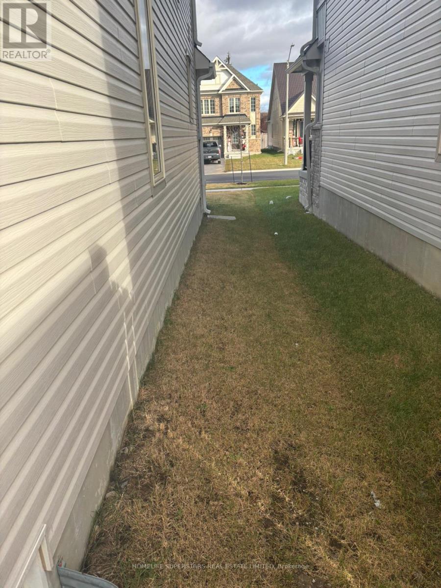 9 Hennessey Crescent, Kawartha Lakes (Lindsay), Ontario  K9V 0P2 - Photo 17 - X12094479