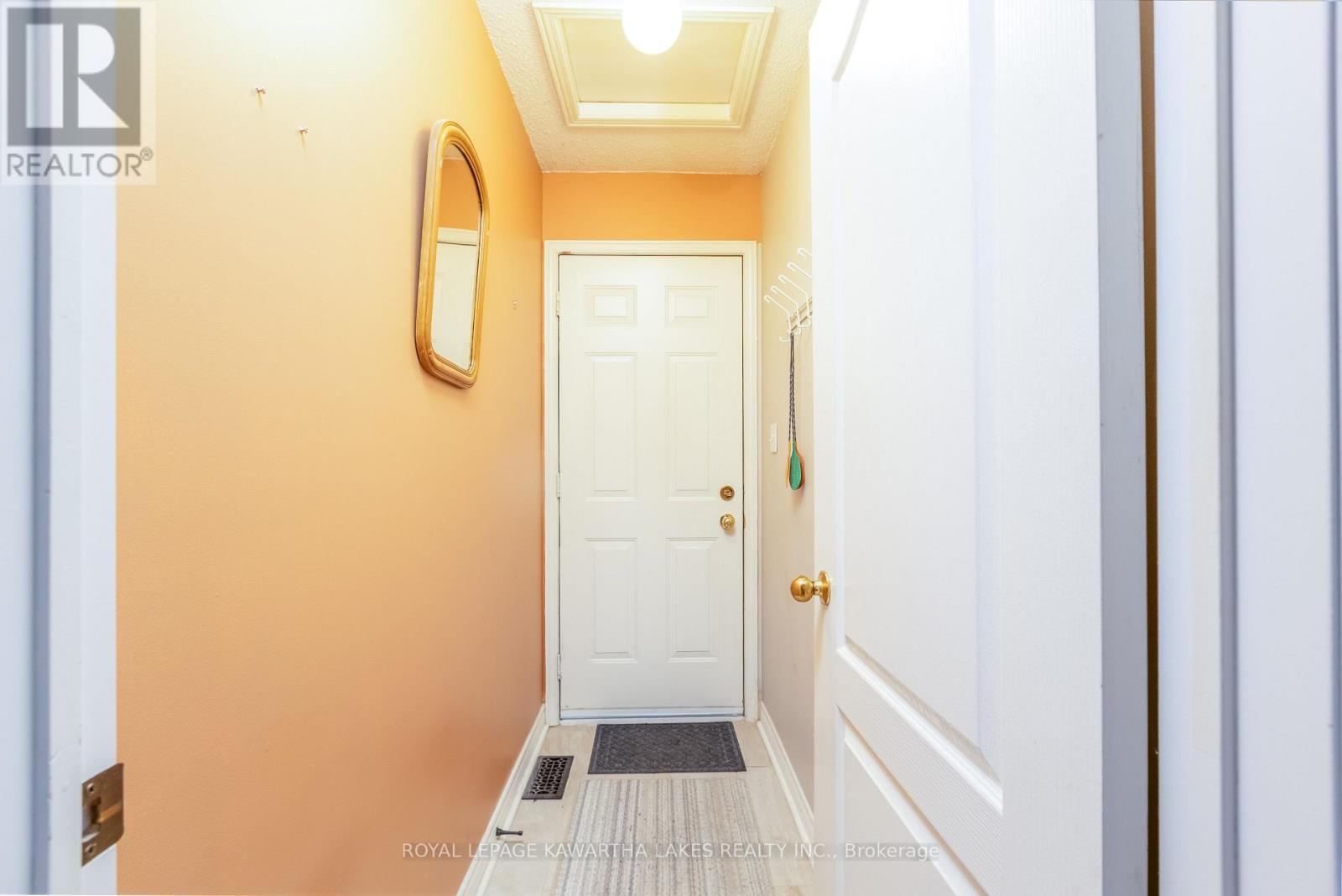 11 O'connell Court, Kawartha Lakes (Lindsay), Ontario  K9V 5Y1 - Photo 16 - X12094702