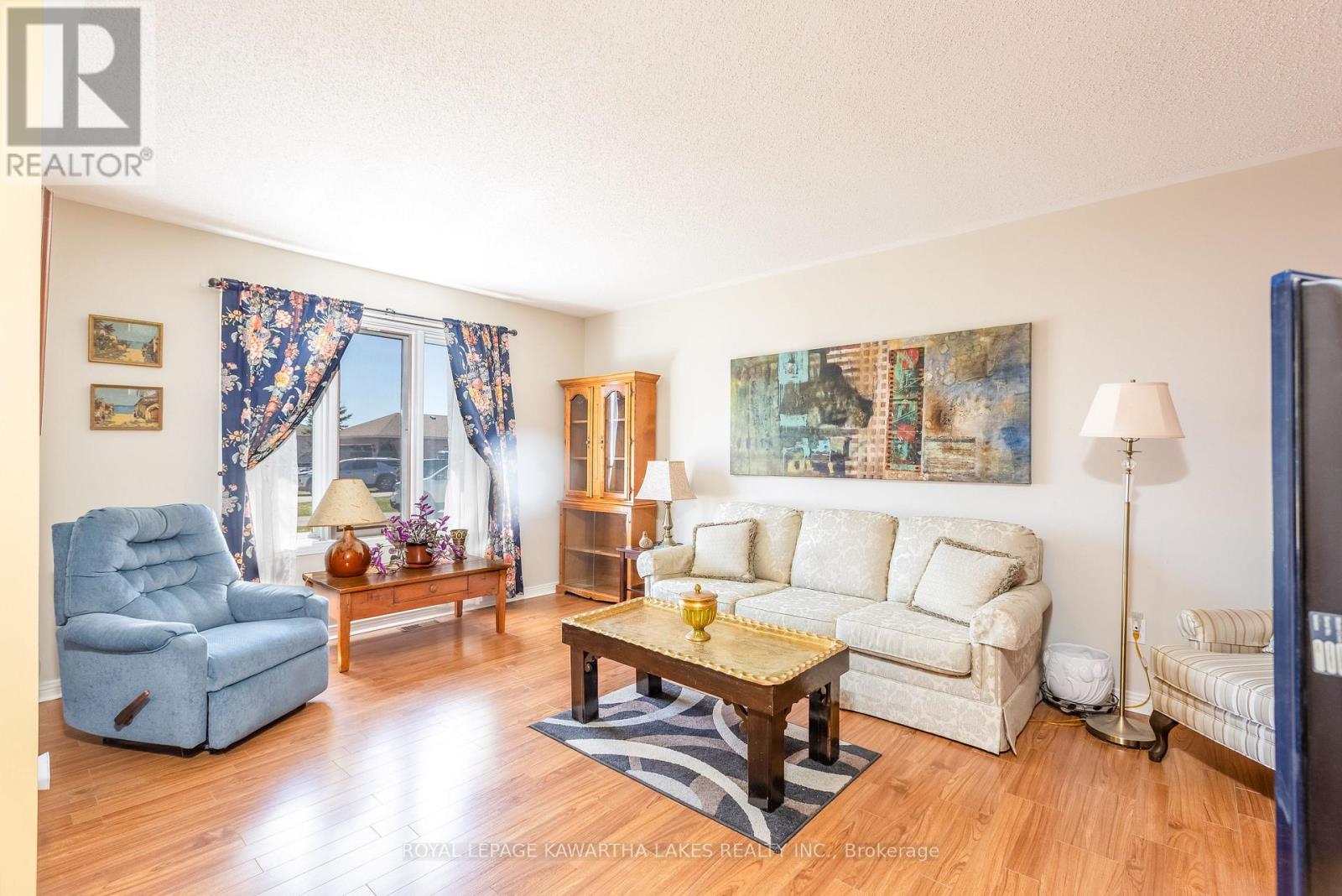 11 O'connell Court, Kawartha Lakes (Lindsay), Ontario  K9V 5Y1 - Photo 5 - X12094702