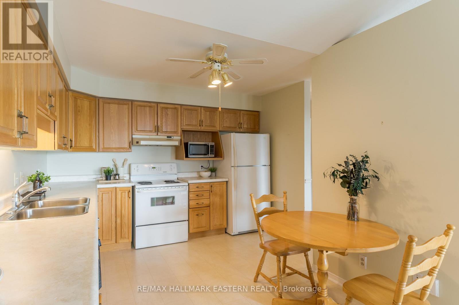 301c - 1099 Clonsilla Avenue, Peterborough West (Central), Ontario  K9J 8L7 - Photo 14 - X12094785