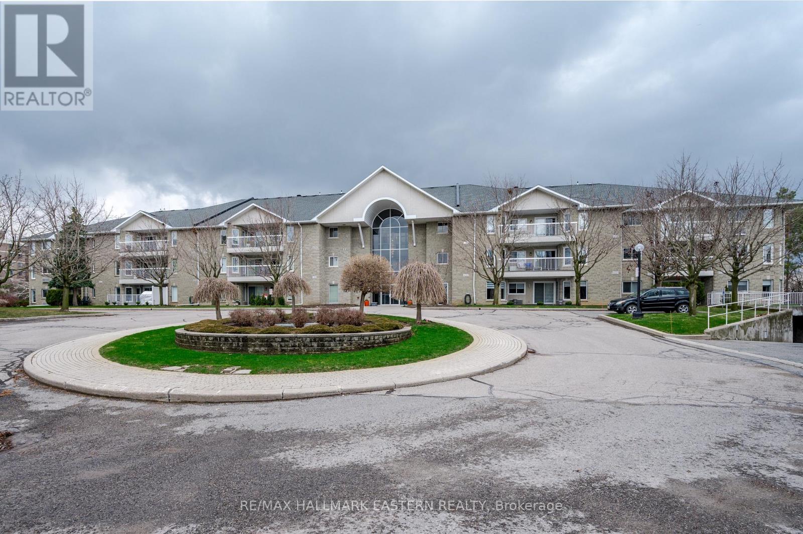301c - 1099 Clonsilla Avenue, Peterborough West (Central), Ontario  K9J 8L7 - Photo 2 - X12094785