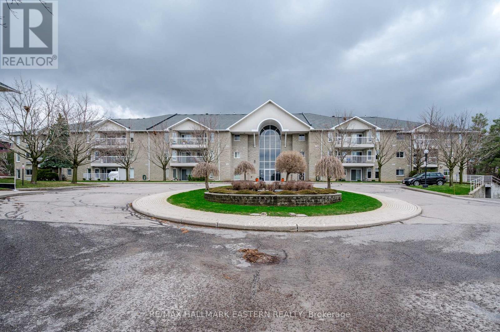 301c - 1099 Clonsilla Avenue, Peterborough West (Central), Ontario  K9J 8L7 - Photo 3 - X12094785