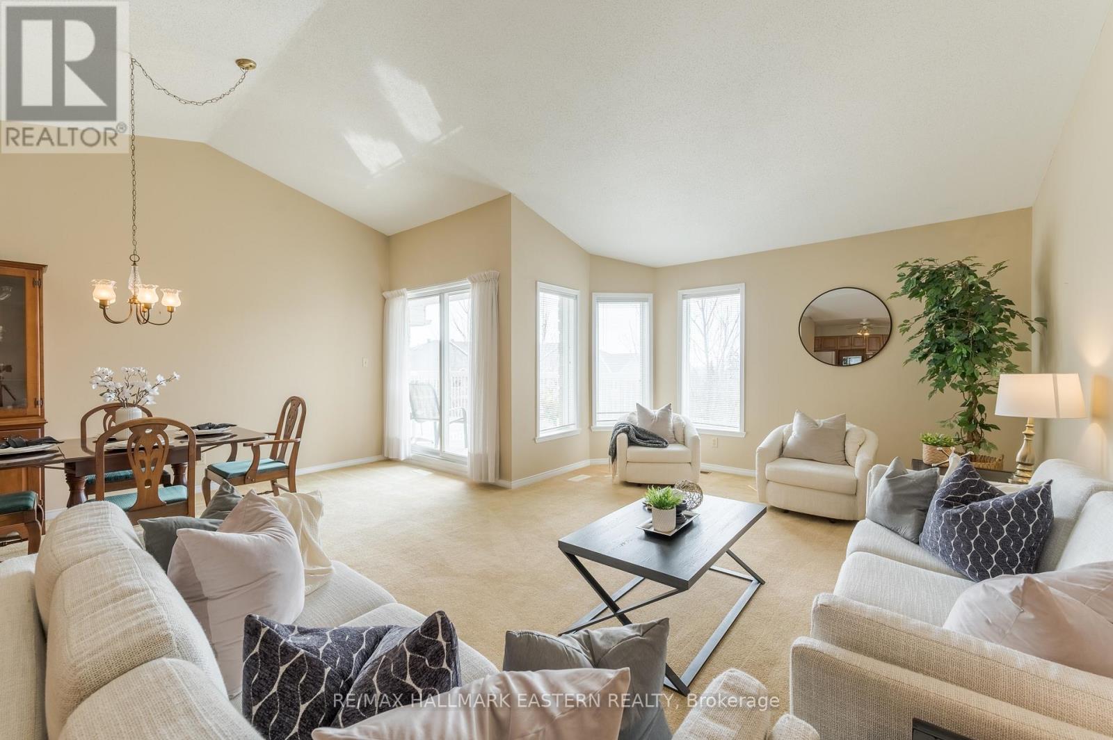 301c - 1099 Clonsilla Avenue, Peterborough West (Central), Ontario  K9J 8L7 - Photo 37 - X12094785