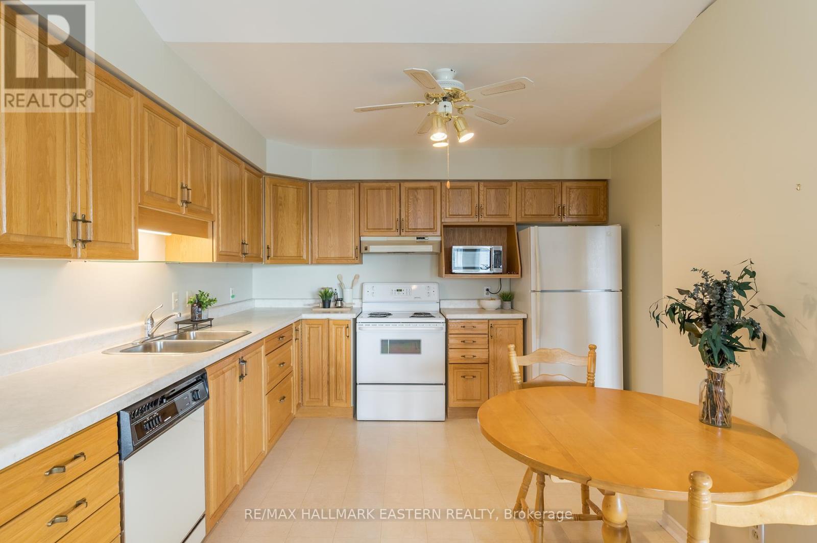 301c - 1099 Clonsilla Avenue, Peterborough West (Central), Ontario  K9J 8L7 - Photo 9 - X12094785