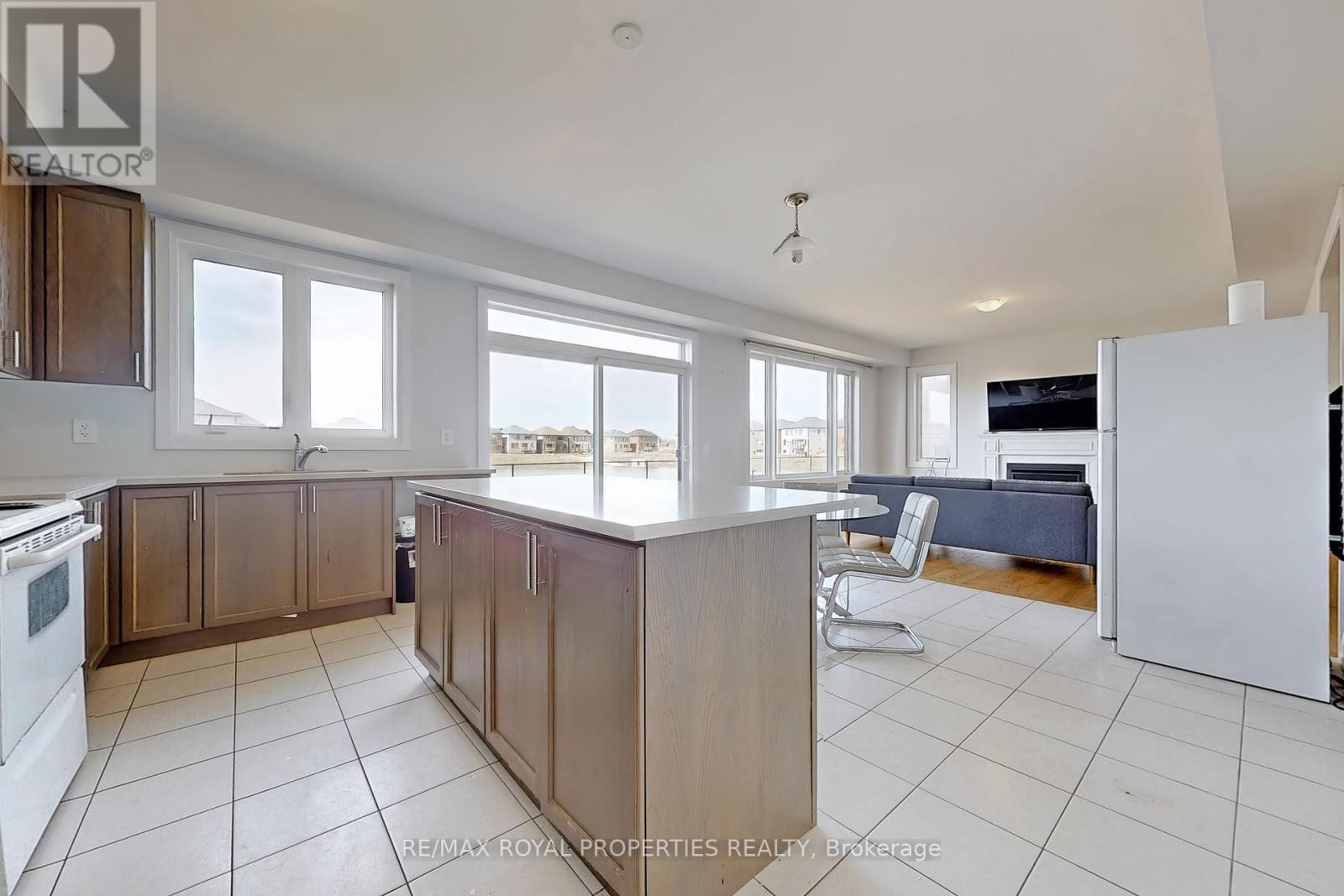 29 O'neil Street, Kawartha Lakes (Lindsay), Ontario  K9V 0R4 - Photo 16 - X12095006