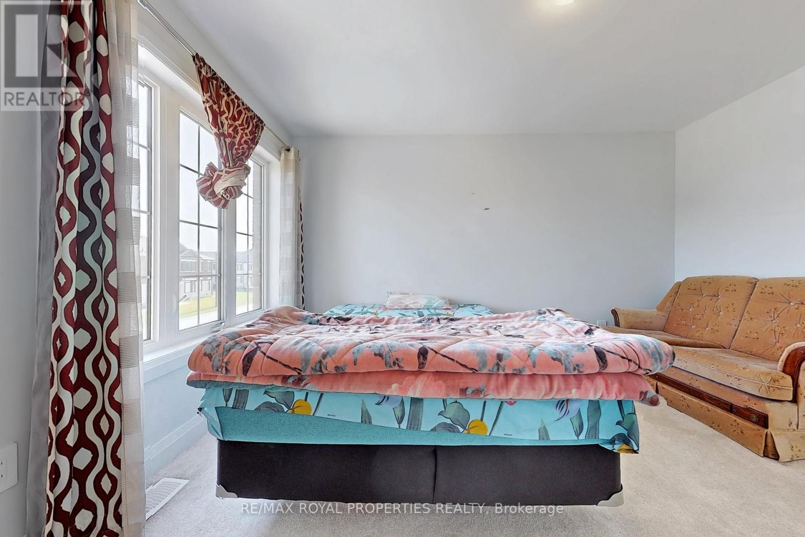 29 O'neil Street, Kawartha Lakes (Lindsay), Ontario  K9V 0R4 - Photo 39 - X12095006