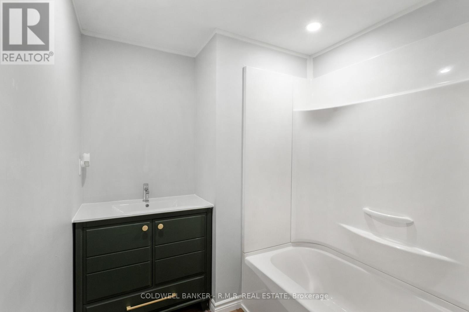 166 Springdale Drive, Kawartha Lakes (Lindsay), Ontario  K9V 0N6 - Photo 14 - X12096265