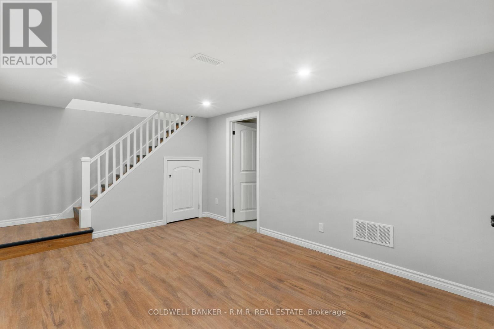 166 Springdale Drive, Kawartha Lakes (Lindsay), Ontario  K9V 0N6 - Photo 15 - X12096265