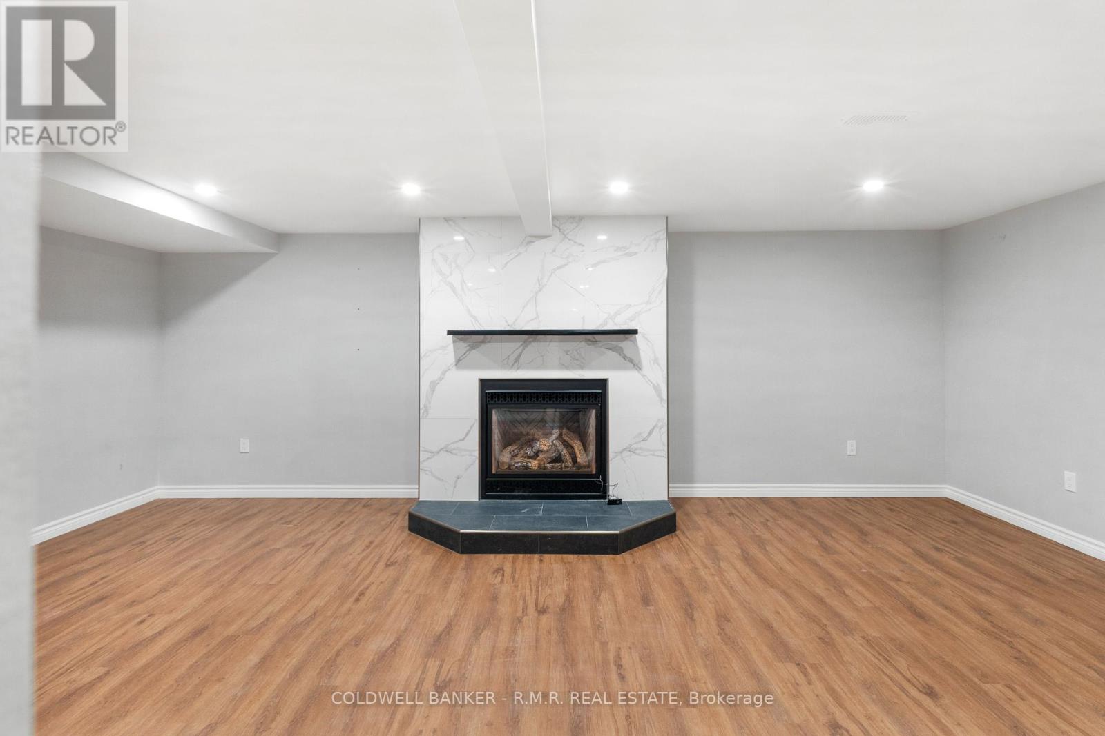 166 Springdale Drive, Kawartha Lakes (Lindsay), Ontario  K9V 0N6 - Photo 3 - X12096265