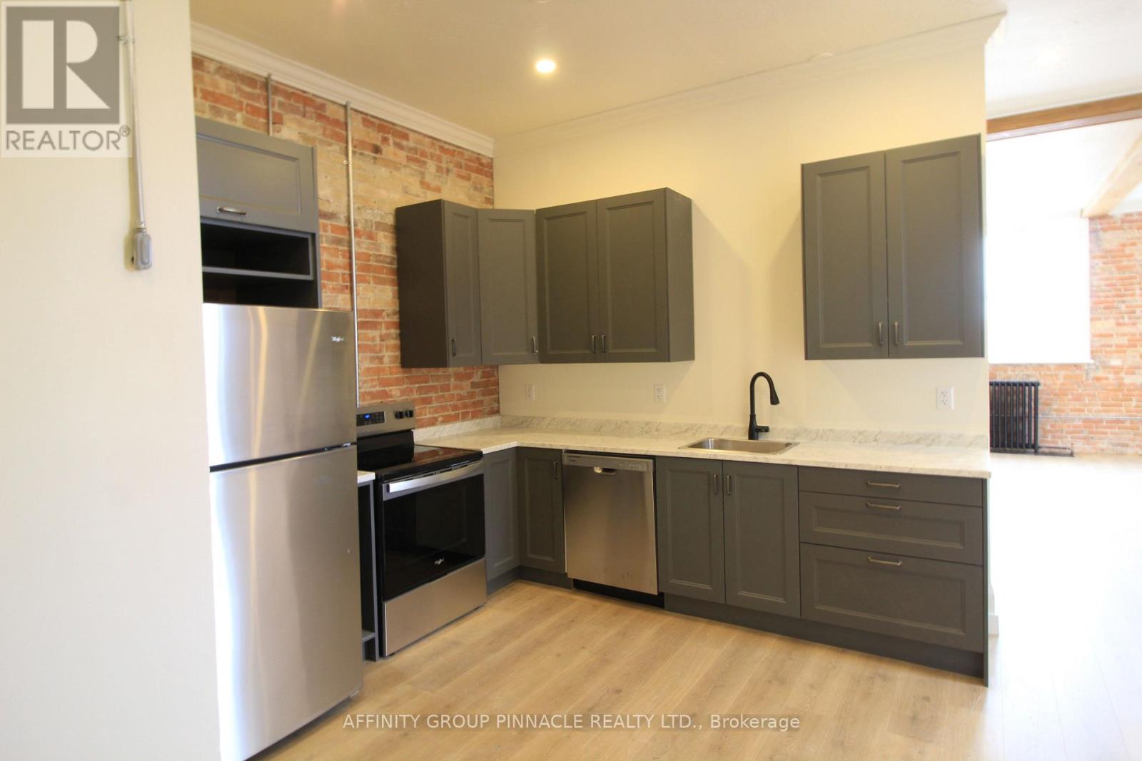 2 - 3 Cambridge Street S, Kawartha Lakes (Lindsay), Ontario  K9V 3B7 - Photo 3 - X12096757