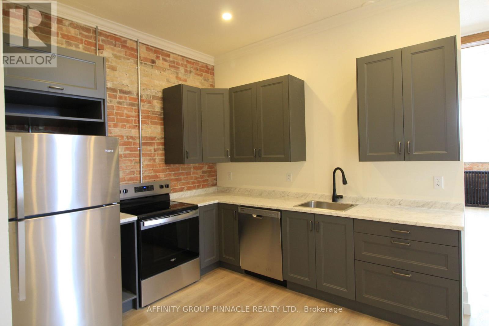 2 - 3 Cambridge Street S, Kawartha Lakes (Lindsay), Ontario  K9V 3B7 - Photo 5 - X12096757
