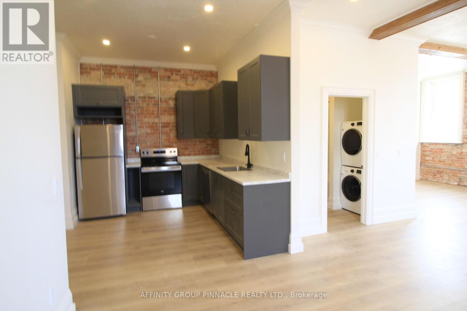 2 - 3 Cambridge Street S, Kawartha Lakes (Lindsay), Ontario  K9V 3B7 - Photo 6 - X12096757