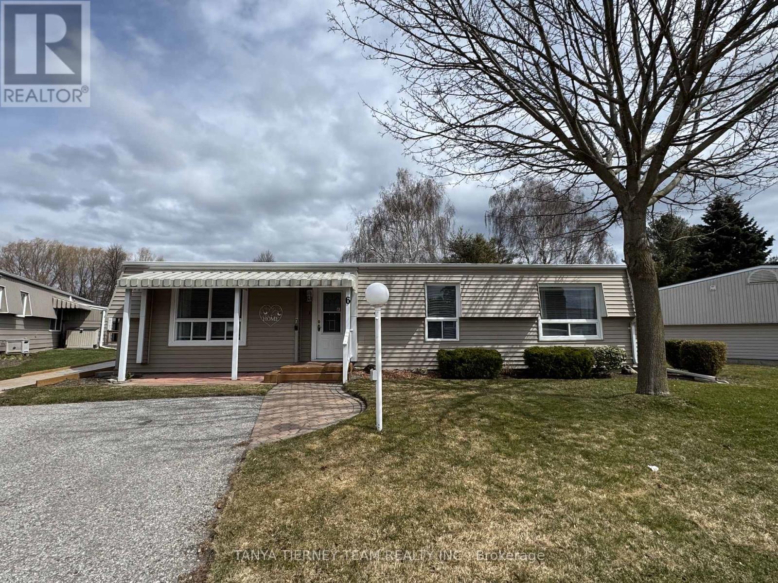 6 The Cove Road, Clarington (Newcastle), Ontario  L1B 1B9 - Photo 1 - E12096851