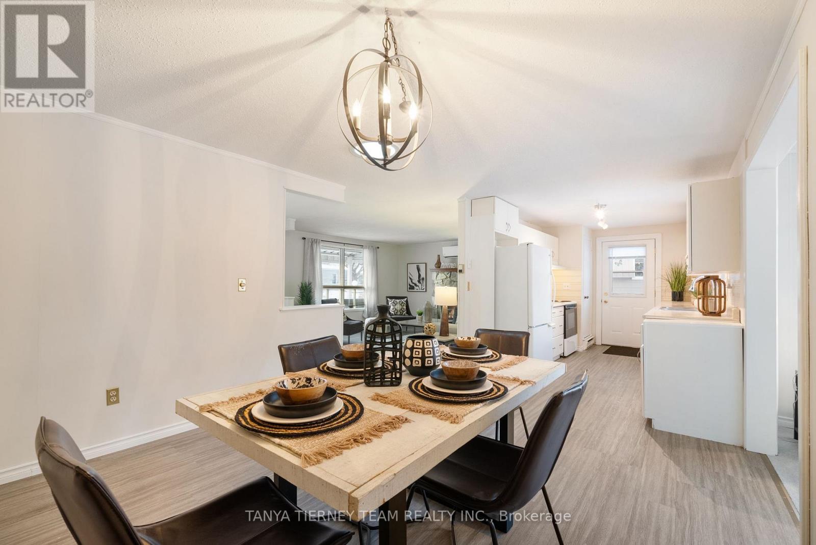 6 The Cove Road, Clarington (Newcastle), Ontario  L1B 1B9 - Photo 11 - E12096851