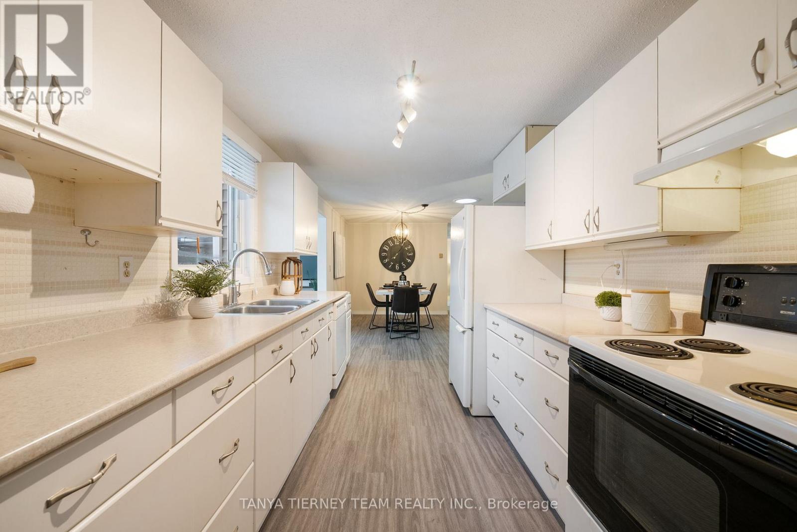 6 The Cove Road, Clarington (Newcastle), Ontario  L1B 1B9 - Photo 13 - E12096851