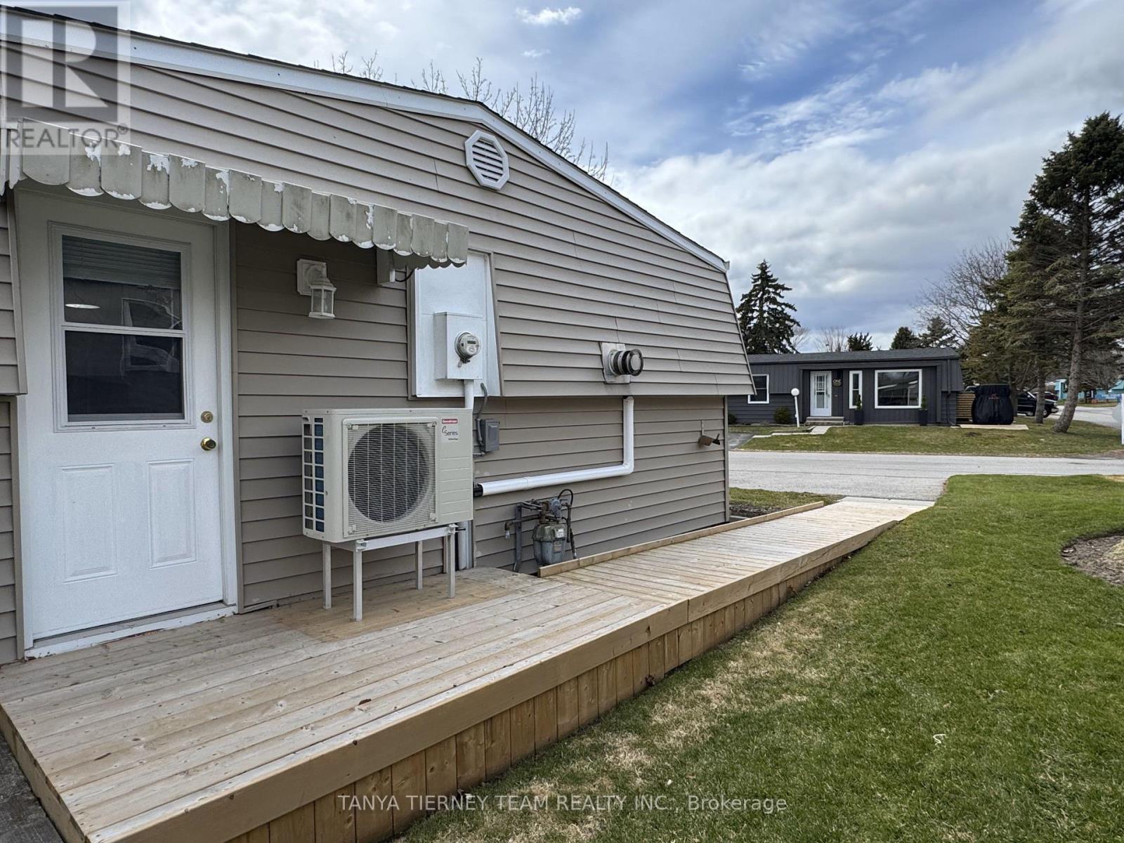6 The Cove Road, Clarington (Newcastle), Ontario  L1B 1B9 - Photo 25 - E12096851