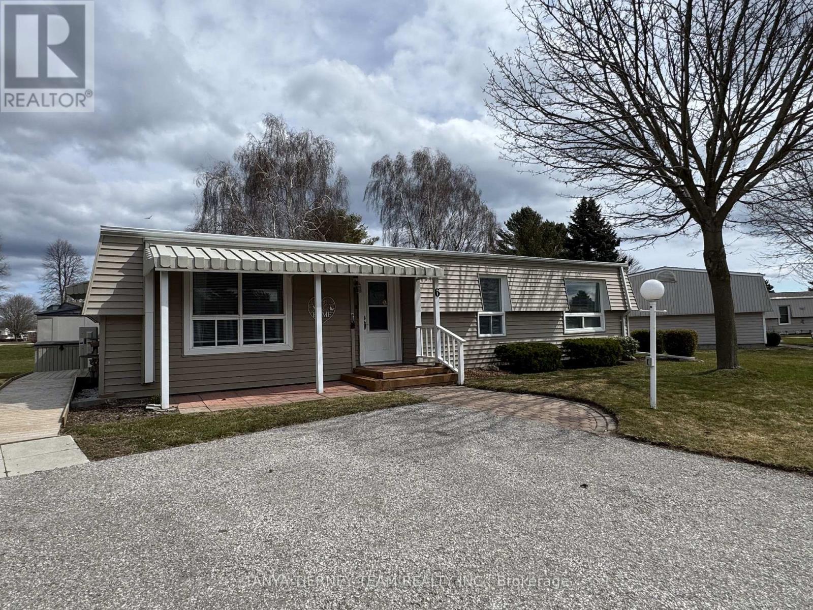 6 The Cove Road, Clarington (Newcastle), Ontario  L1B 1B9 - Photo 3 - E12096851