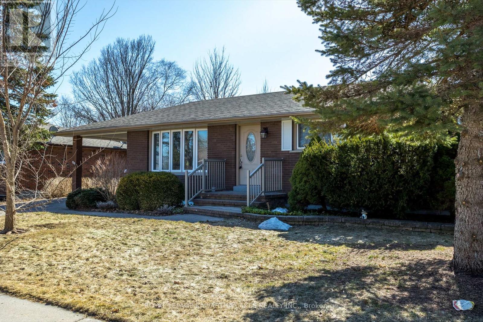 159 Adelaide Street N, Kawartha Lakes (Lindsay), Ontario  K9V 4M5 - Photo 2 - X12097732