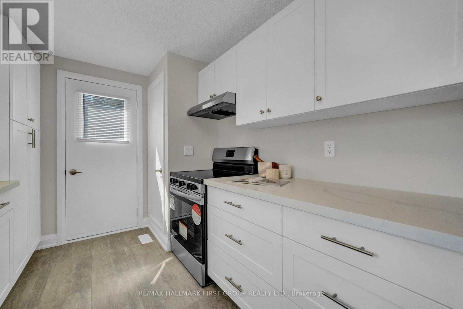 112 Bluffs Road, Clarington (Newcastle), Ontario  L1B 1B9 - Photo 18 - E12098011