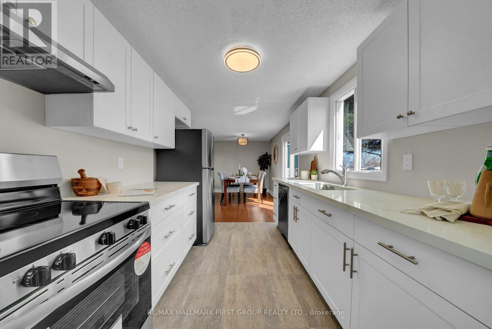 112 Bluffs Road, Clarington (Newcastle), Ontario  L1B 1B9 - Photo 19 - E12098011