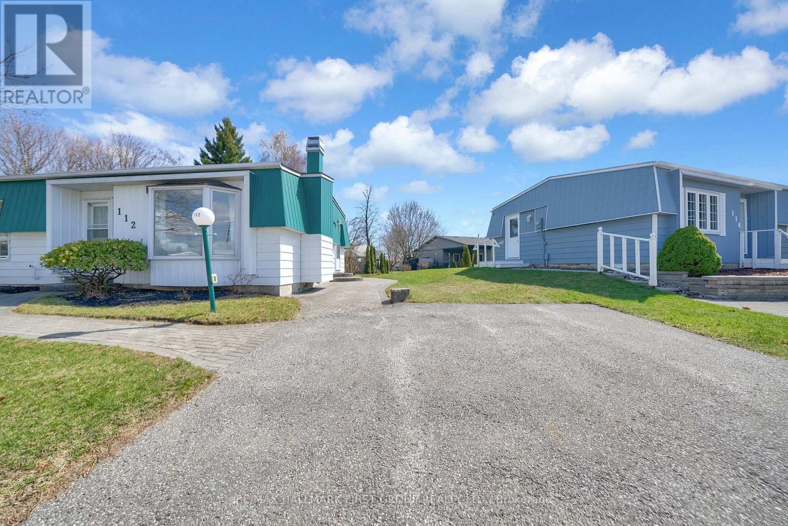 112 Bluffs Road, Clarington (Newcastle), Ontario  L1B 1B9 - Photo 3 - E12098011