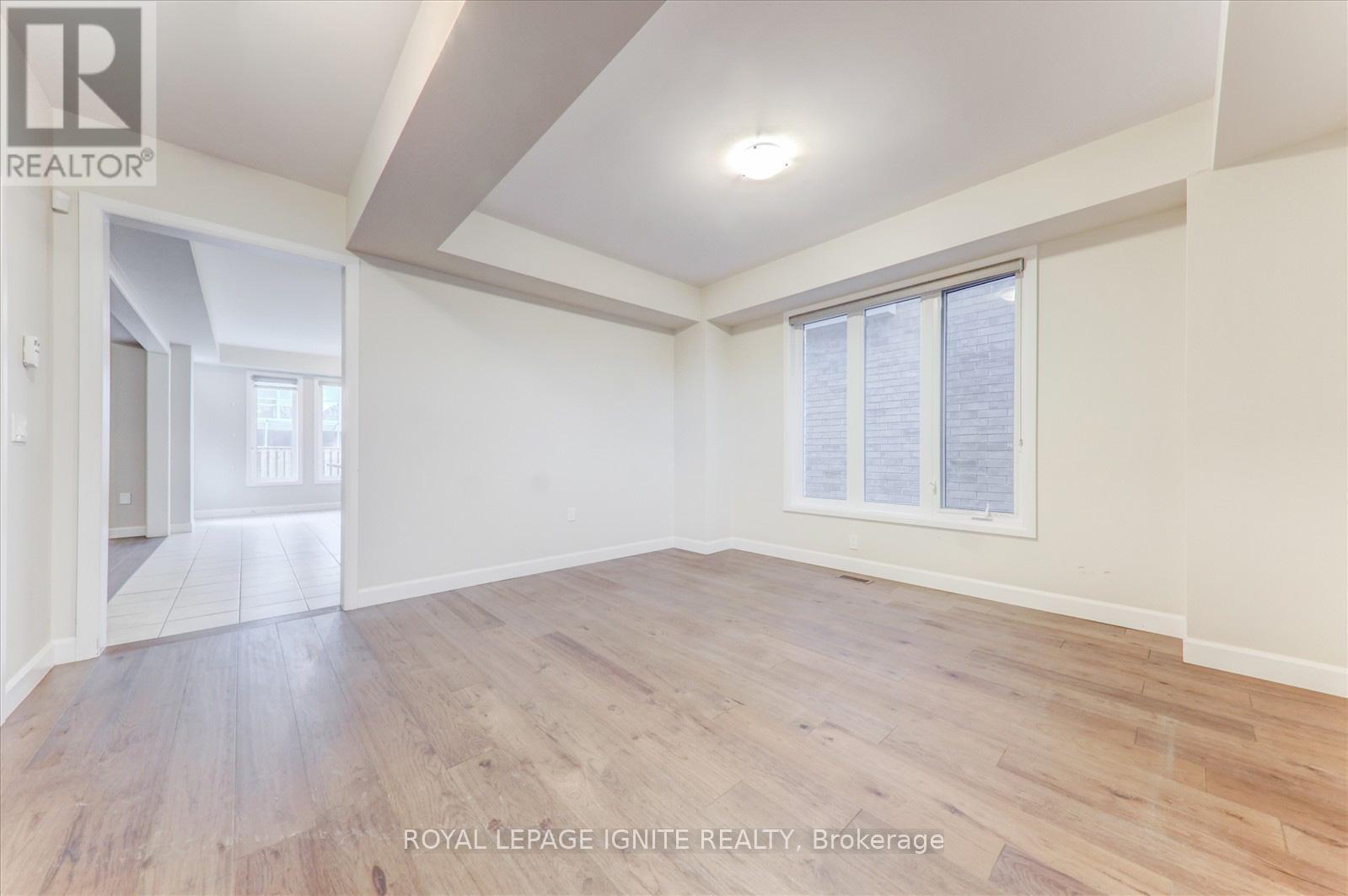 101 York Drive, Peterborough (Northcrest), Ontario  K9K 0H7 - Photo 3 - X12099064