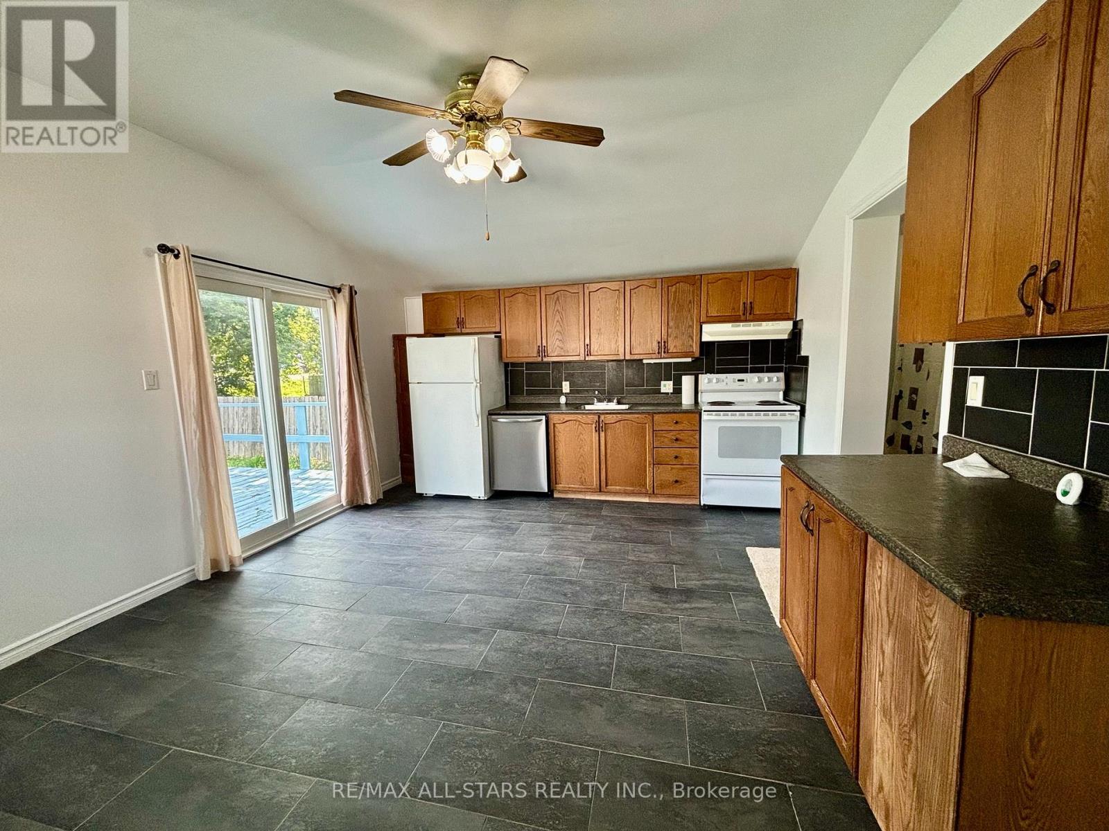 81 Durham Street W, Kawartha Lakes (Lindsay), Ontario  K9V 2P8 - Photo 11 - X12099120