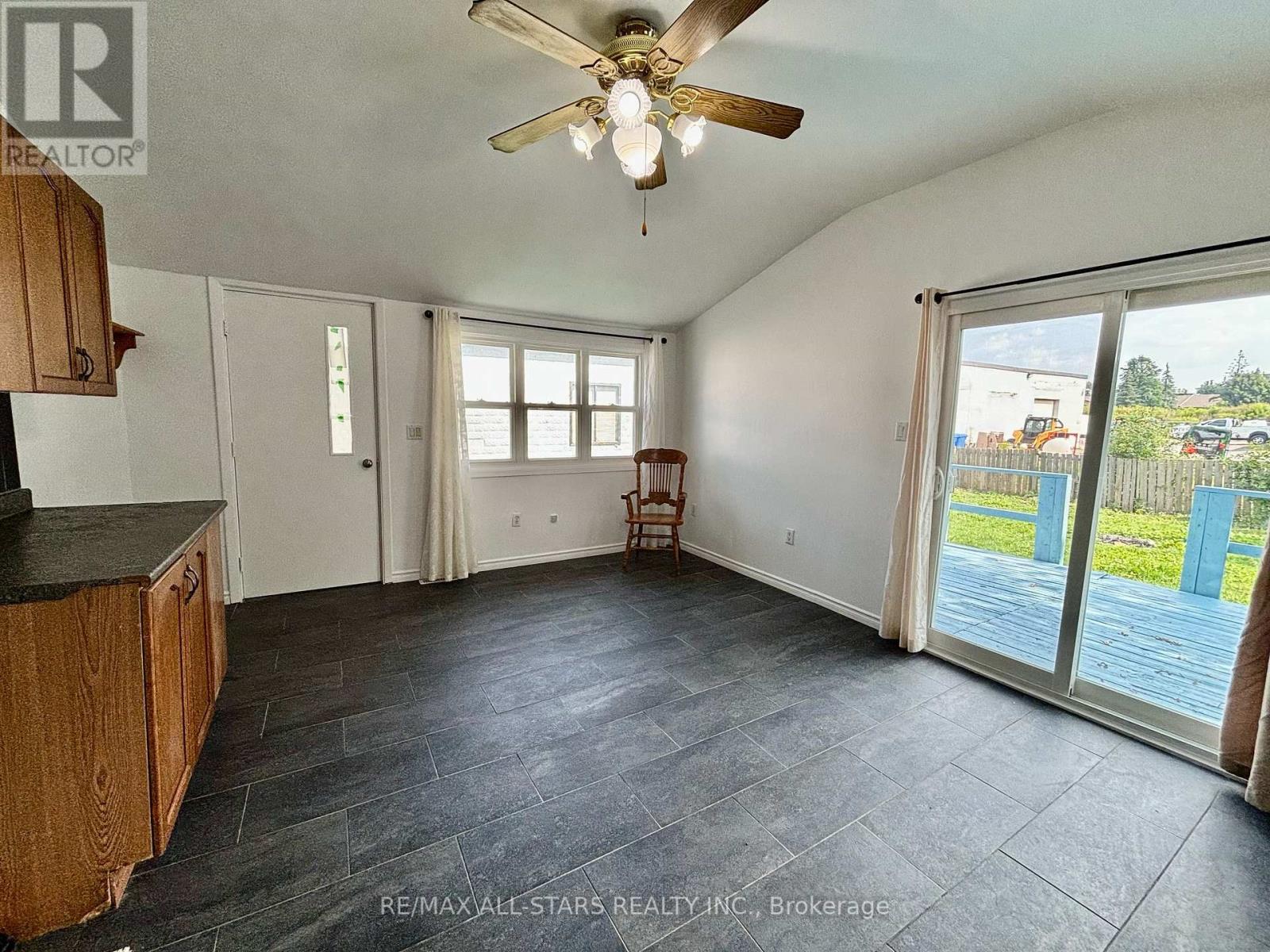 81 Durham Street W, Kawartha Lakes (Lindsay), Ontario  K9V 2P8 - Photo 13 - X12099120