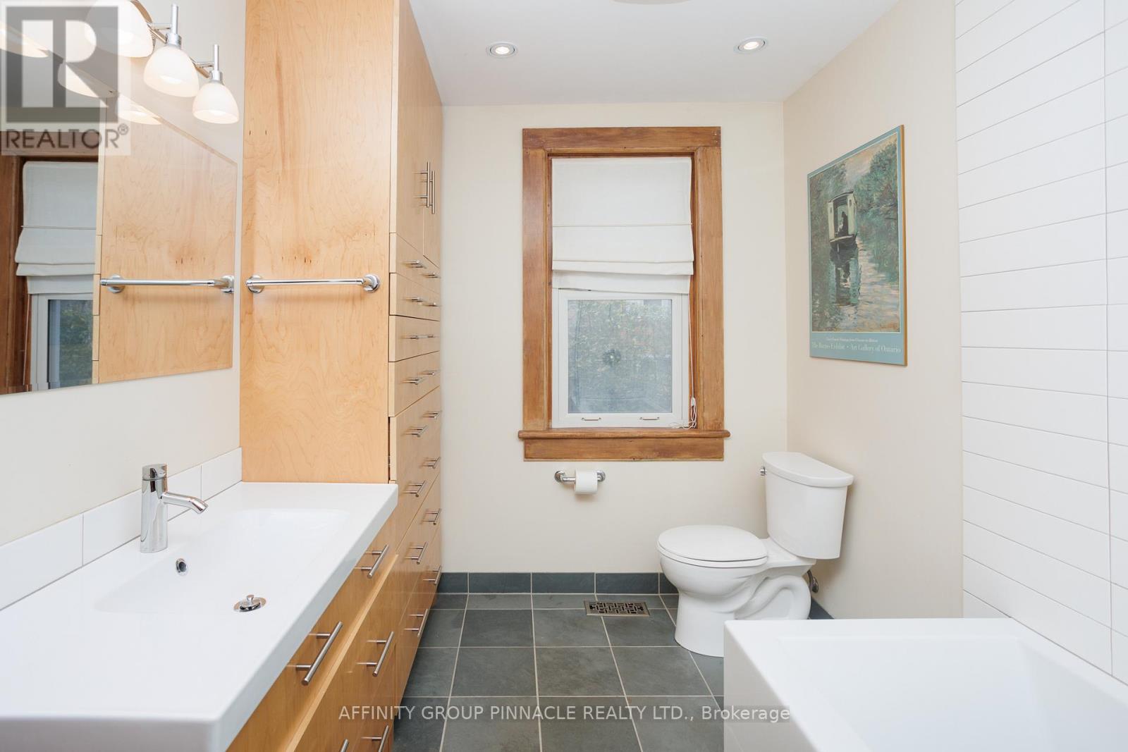 93 Glenelg Street W, Kawartha Lakes (Lindsay), Ontario  K9V 2V8 - Photo 12 - X12099586