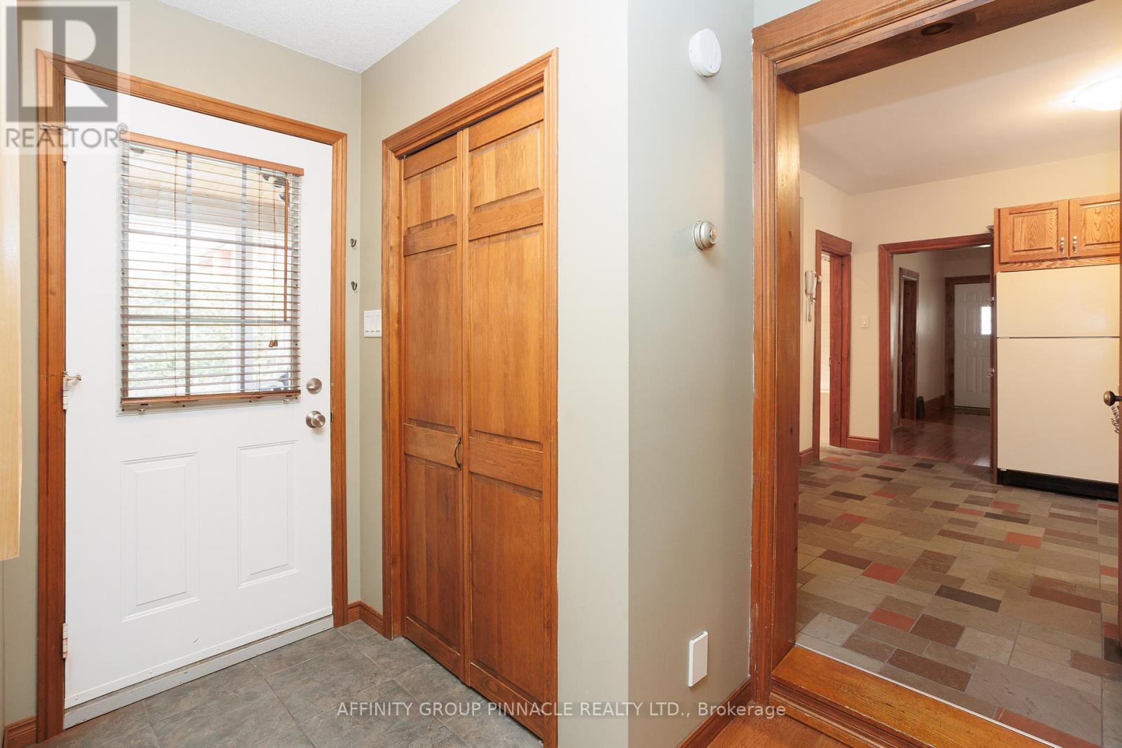 93 Glenelg Street W, Kawartha Lakes (Lindsay), Ontario  K9V 2V8 - Photo 20 - X12099586