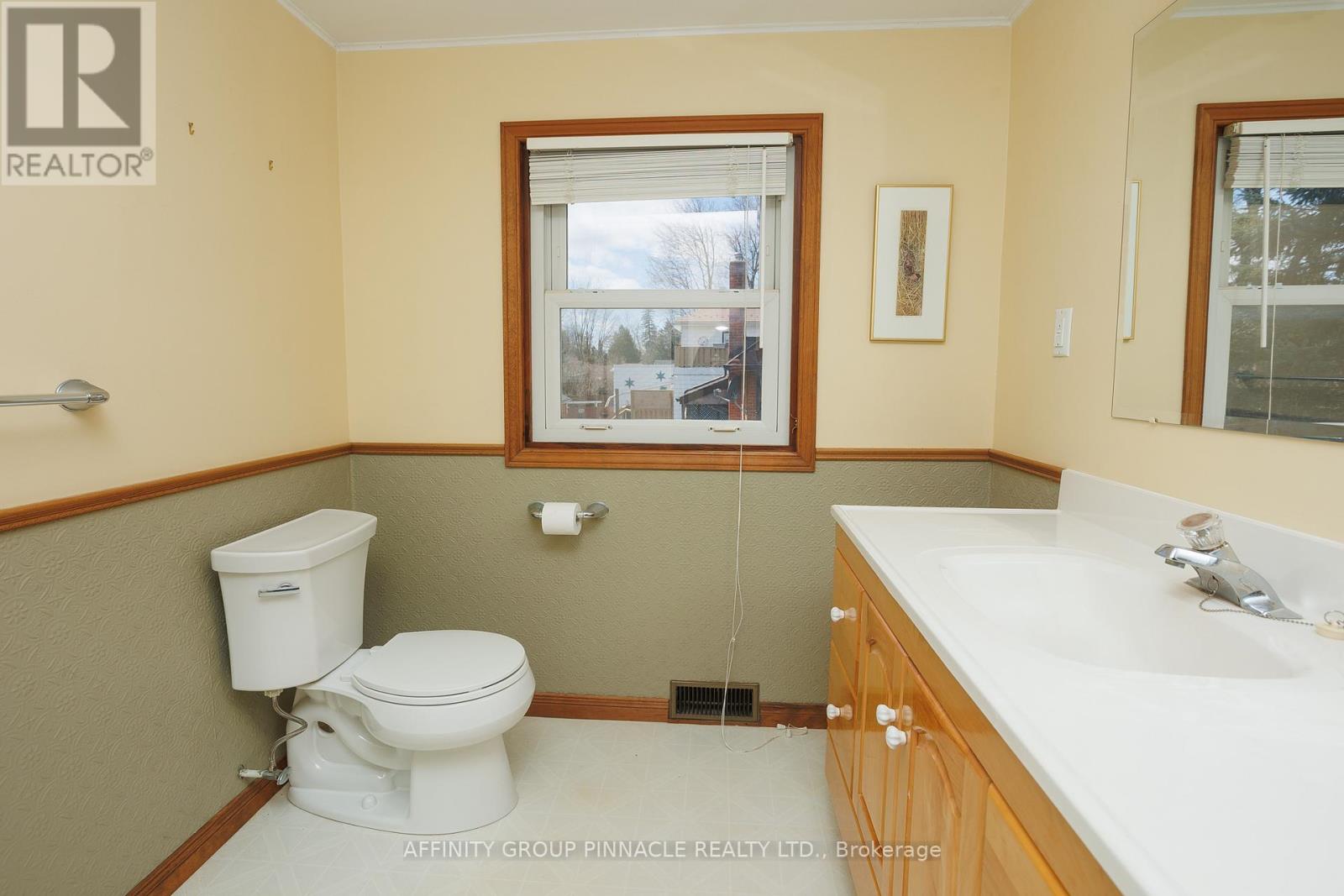 93 Glenelg Street W, Kawartha Lakes (Lindsay), Ontario  K9V 2V8 - Photo 31 - X12099586