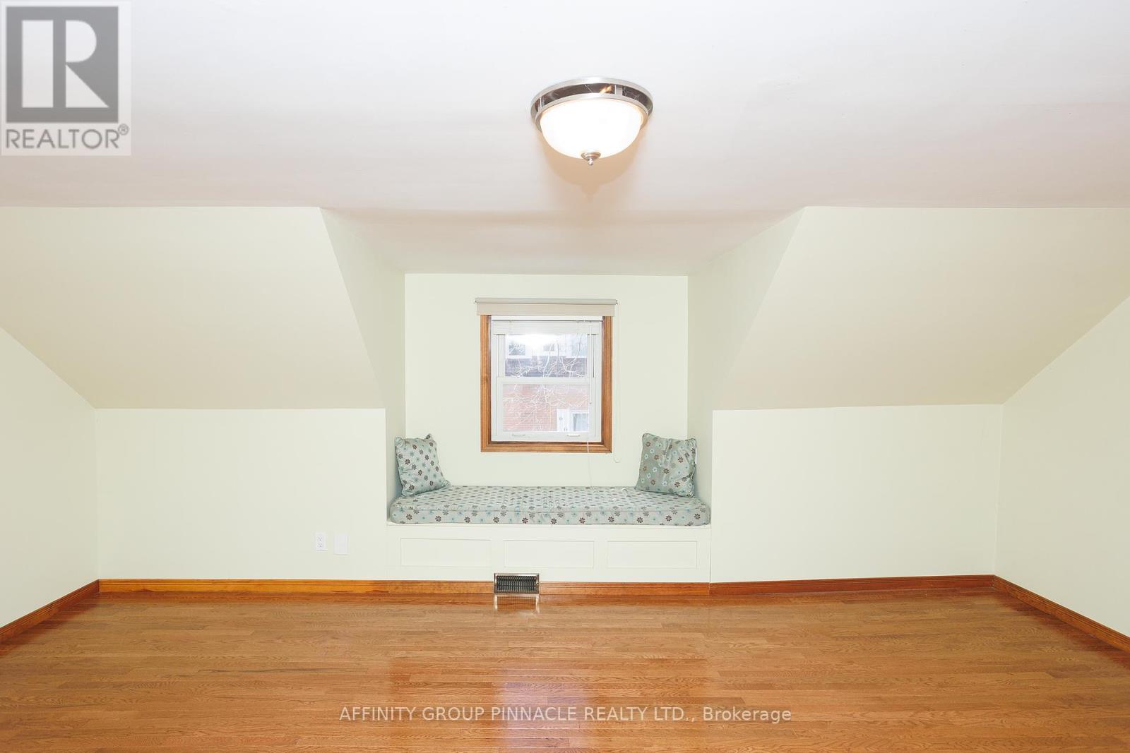 93 Glenelg Street W, Kawartha Lakes (Lindsay), Ontario  K9V 2V8 - Photo 33 - X12099586
