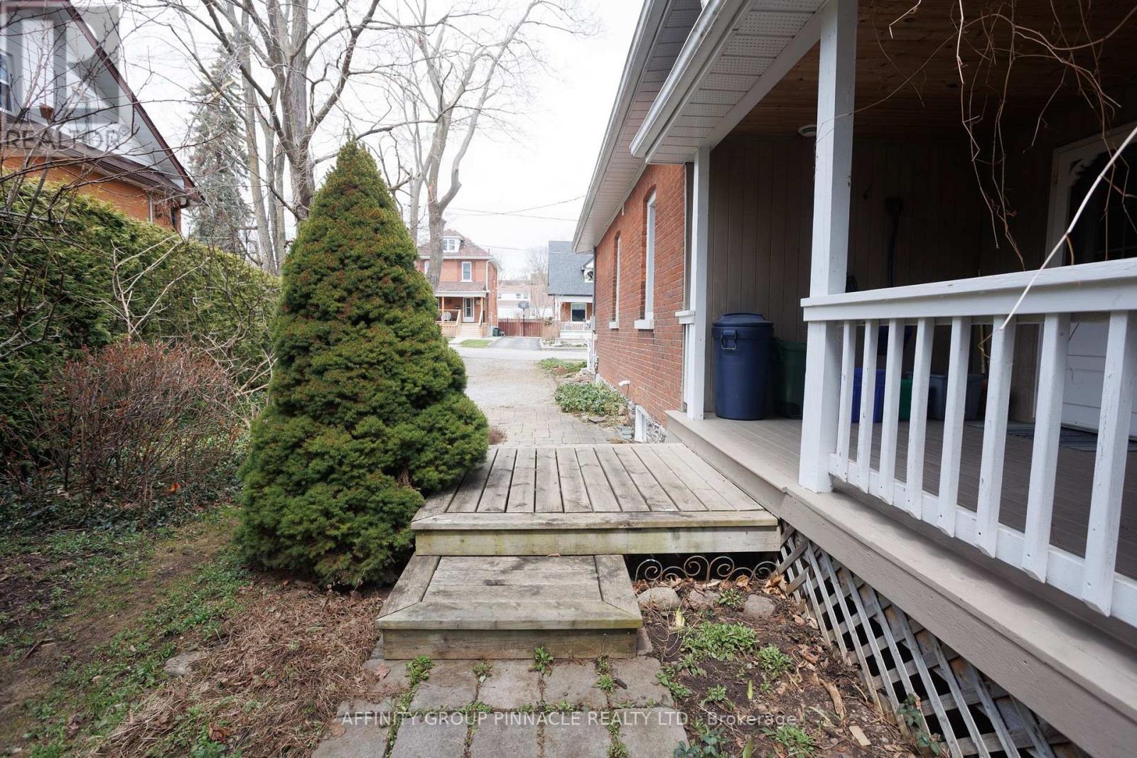 93 Glenelg Street W, Kawartha Lakes (Lindsay), Ontario  K9V 2V8 - Photo 43 - X12099586