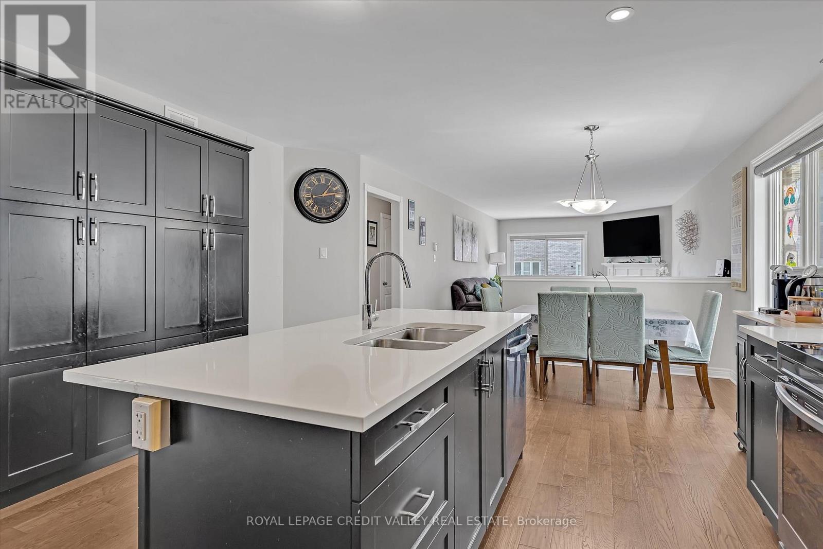 607 Lemay Grove E, Smith-Ennismore-Lakefield, Ontario  K9K 0H1 - Photo 10 - X12099890