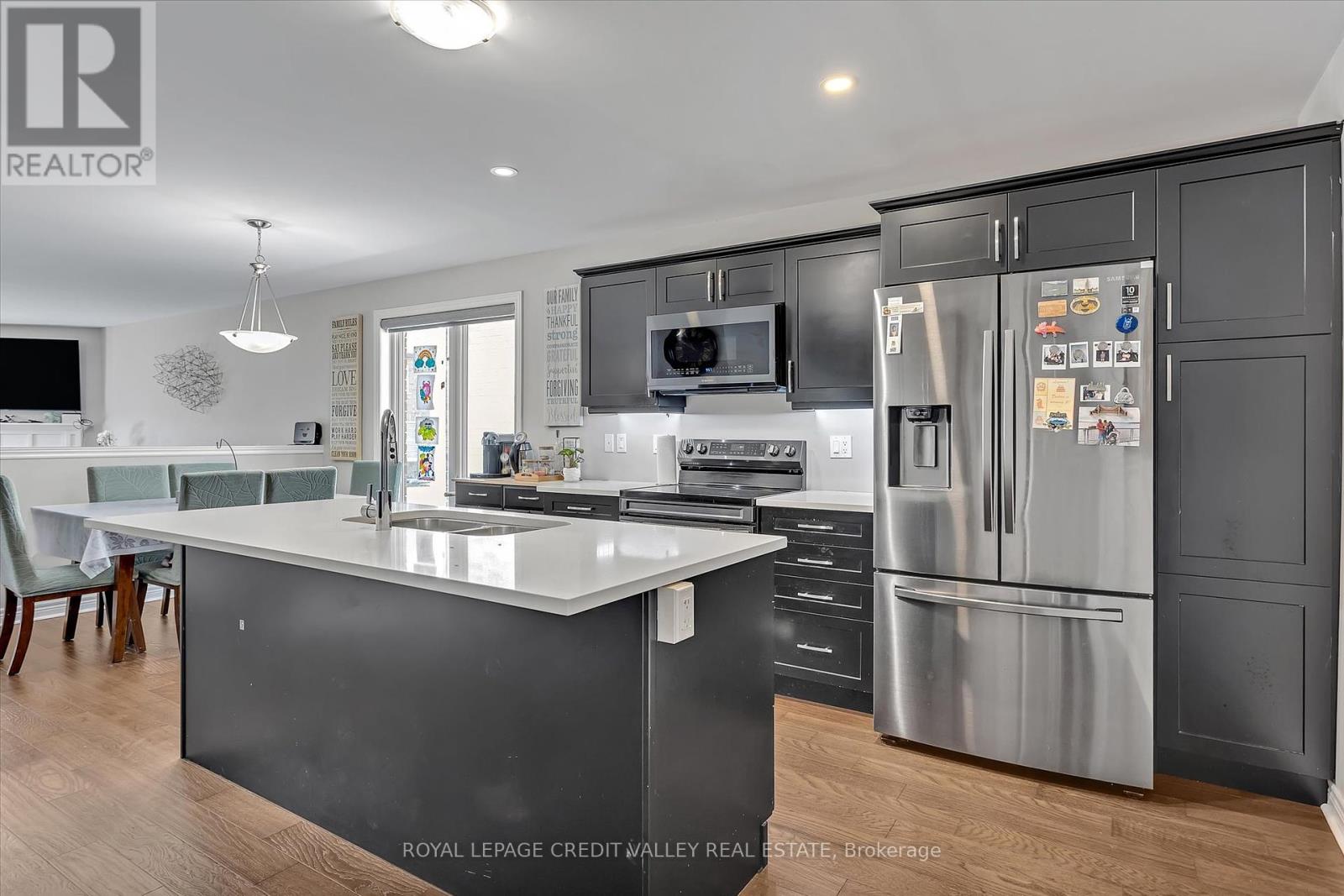 607 Lemay Grove E, Smith-Ennismore-Lakefield, Ontario  K9K 0H1 - Photo 6 - X12099890