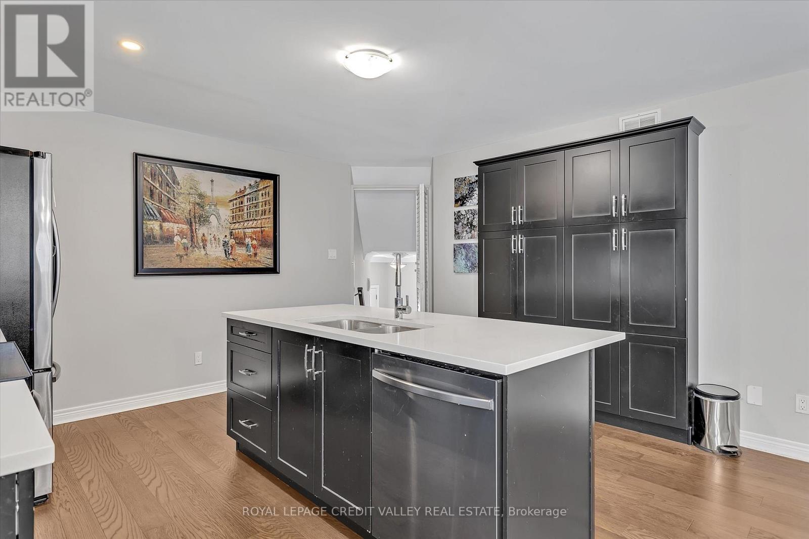 607 Lemay Grove E, Smith-Ennismore-Lakefield, Ontario  K9K 0H1 - Photo 9 - X12099890