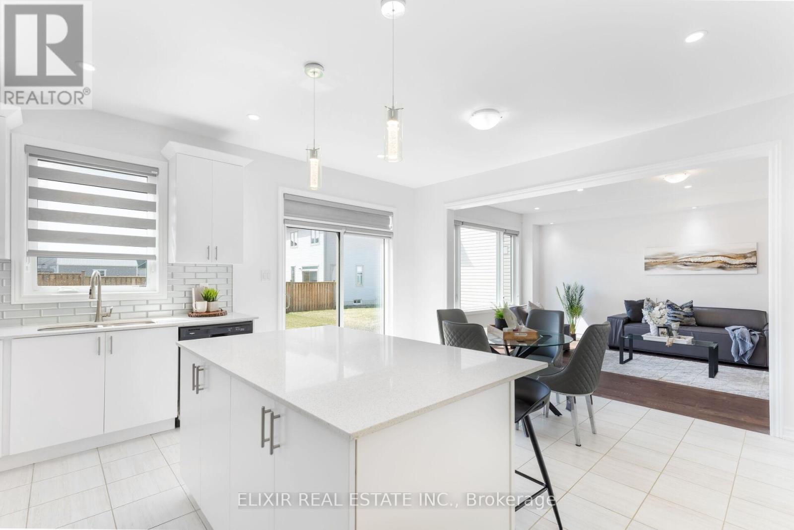 25 Hennessey Crescent, Kawartha Lakes (Lindsay), Ontario  K9V 0P3 - Photo 16 - X12101795