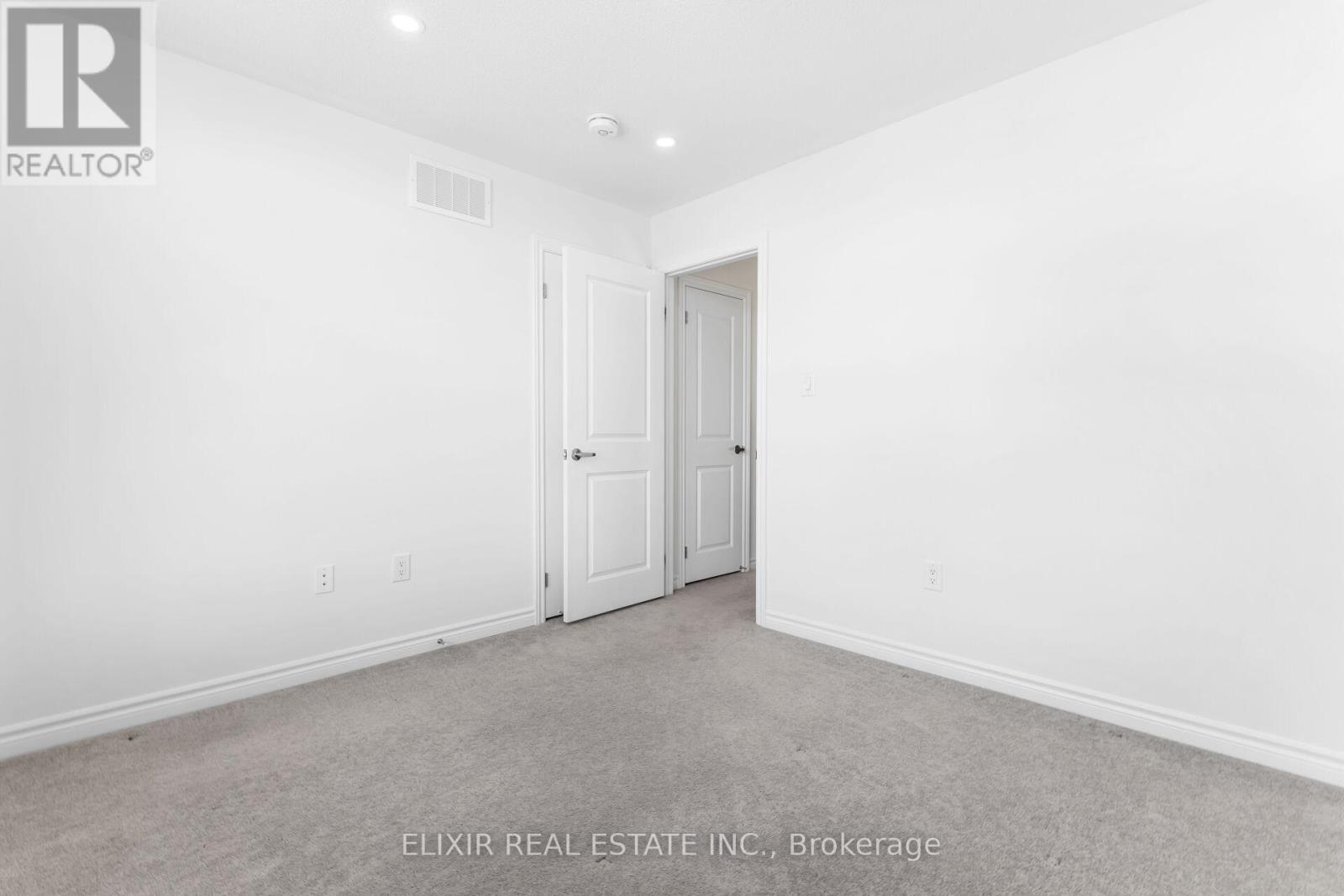 25 Hennessey Crescent, Kawartha Lakes (Lindsay), Ontario  K9V 0P3 - Photo 28 - X12101795