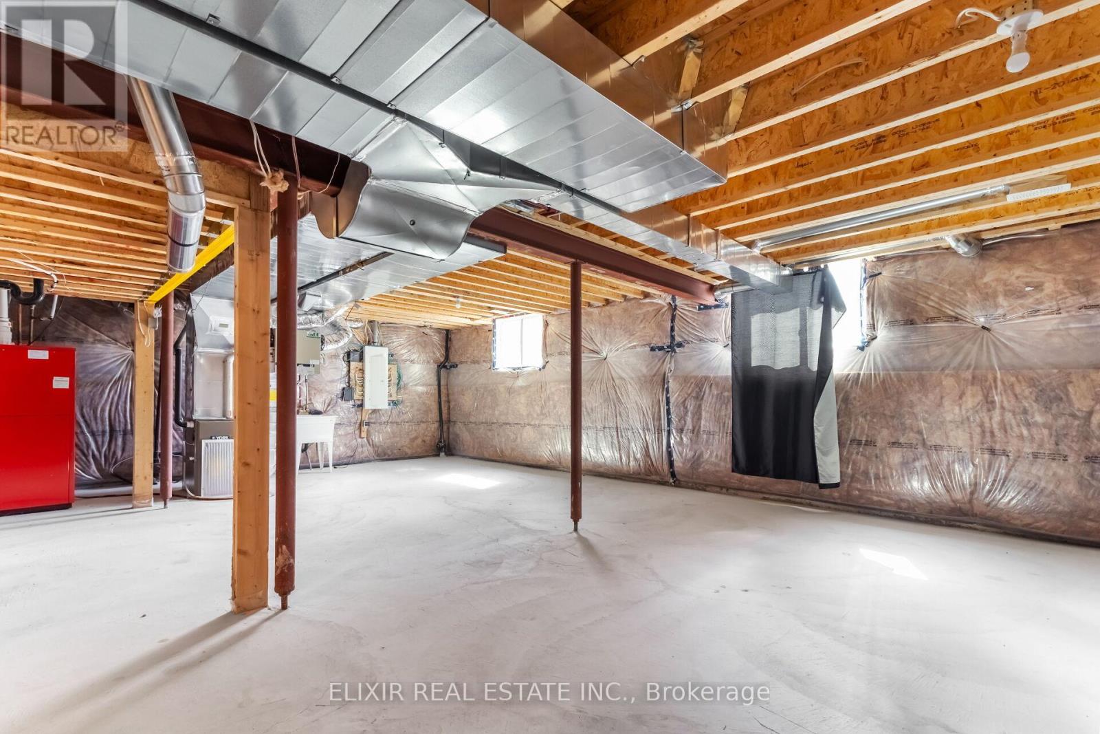 25 Hennessey Crescent, Kawartha Lakes (Lindsay), Ontario  K9V 0P3 - Photo 33 - X12101795