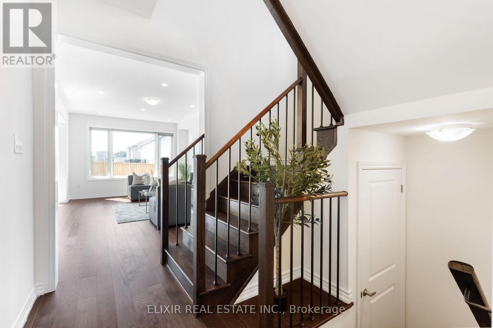 25 Hennessey Crescent, Kawartha Lakes (Lindsay), Ontario  K9V 0P3 - Photo 7 - X12101795