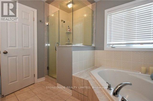 64 Briggs Grove, Peterborough (Monaghan), Ontario  K9J 0H3 - Photo 6 - X12102724