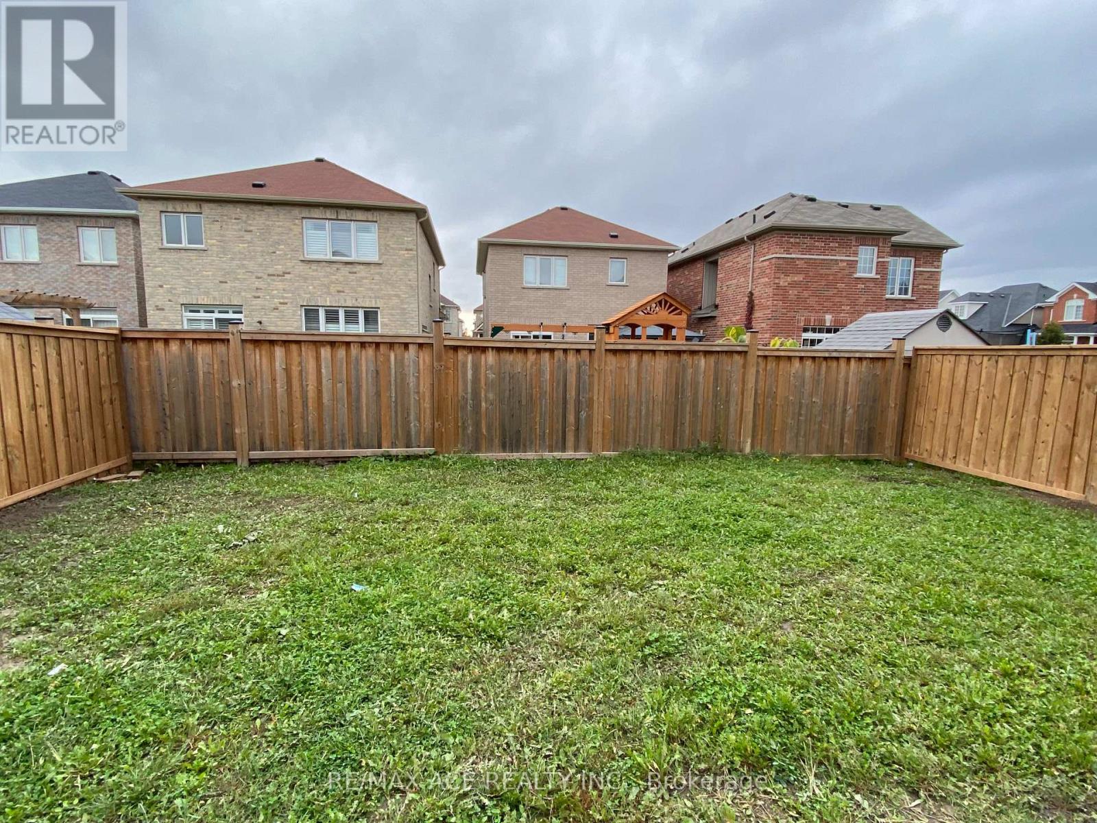 76 Pedwell Street, Clarington (Newcastle), Ontario  L1B 0E2 - Photo 23 - E12103073