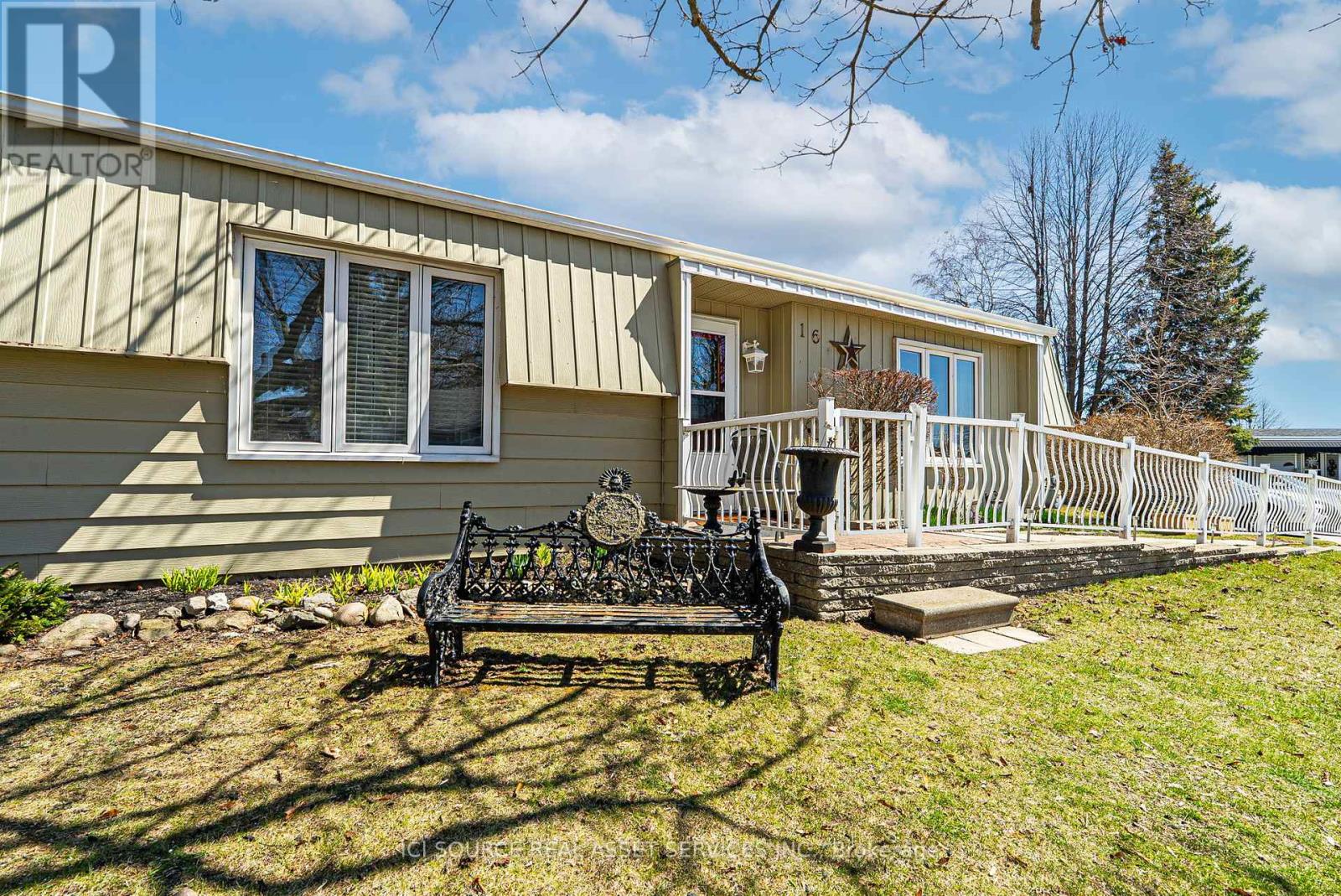 16 Wheelhouse Drive, Clarington (Bowmanville), Ontario  L1B 1B9 - Photo 3 - E12103348