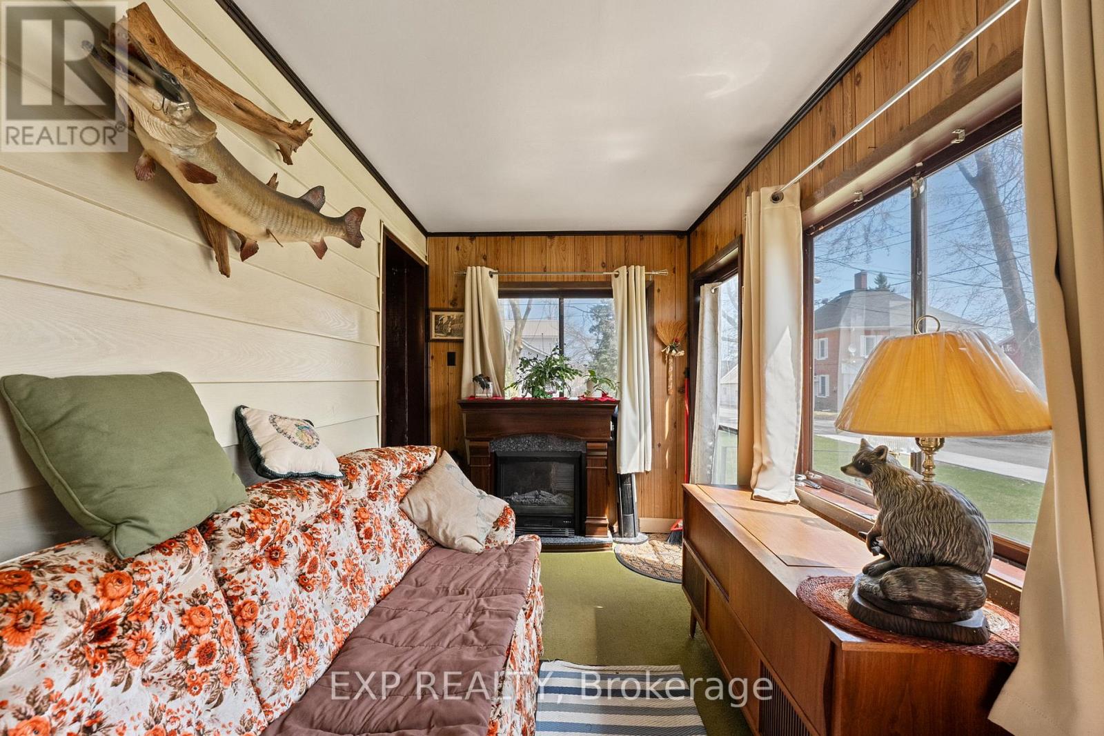 9 Victoria Street E, Kawartha Lakes (Omemee), Ontario  K0L 2W0 - Photo 6 - X12103438