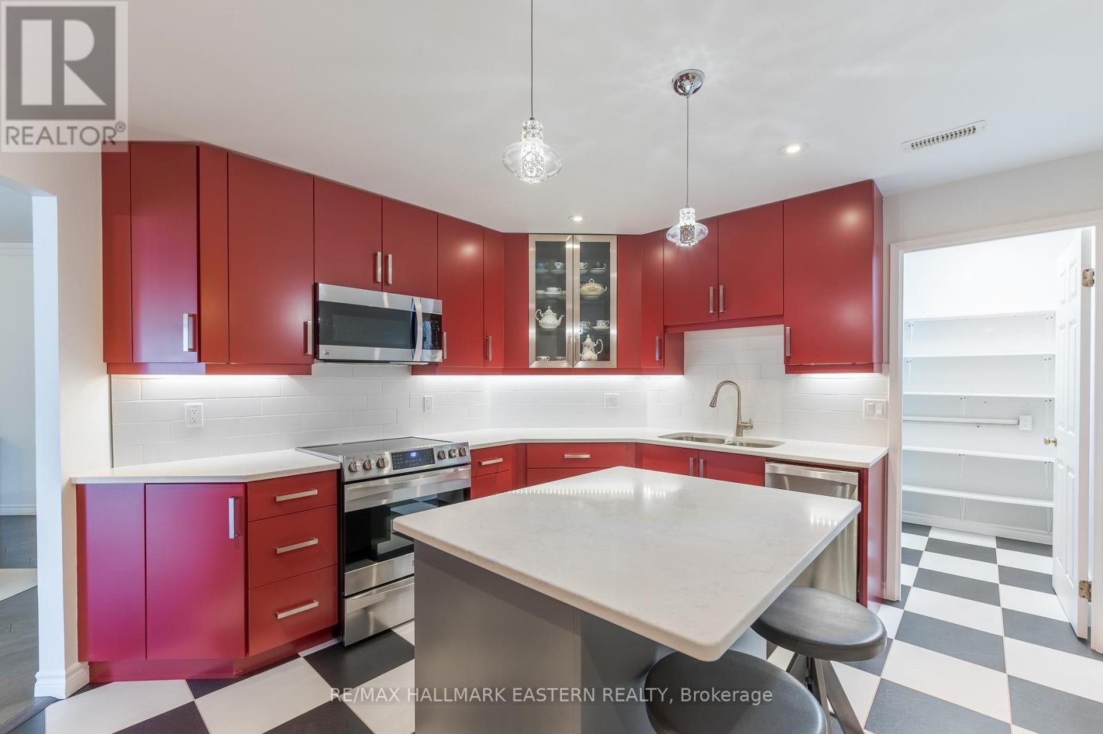 302 - 1818 Cherryhill Road, Peterborough (Monaghan), Ontario  K9K 1S6 - Photo 4 - X12103608