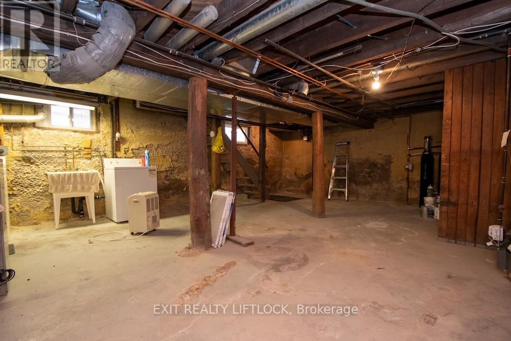 266 Stewart Street, Peterborough Central (North), Ontario  K9J 3M9 - Photo 24 - X12103722