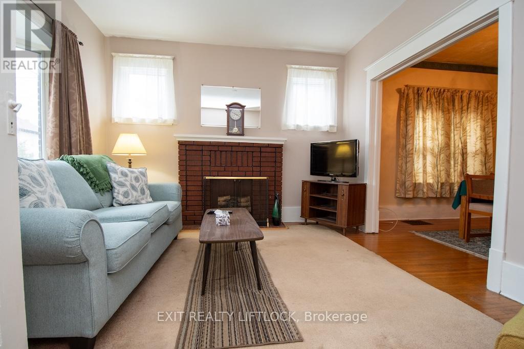 266 Stewart Street, Peterborough Central (North), Ontario  K9J 3M9 - Photo 7 - X12103722
