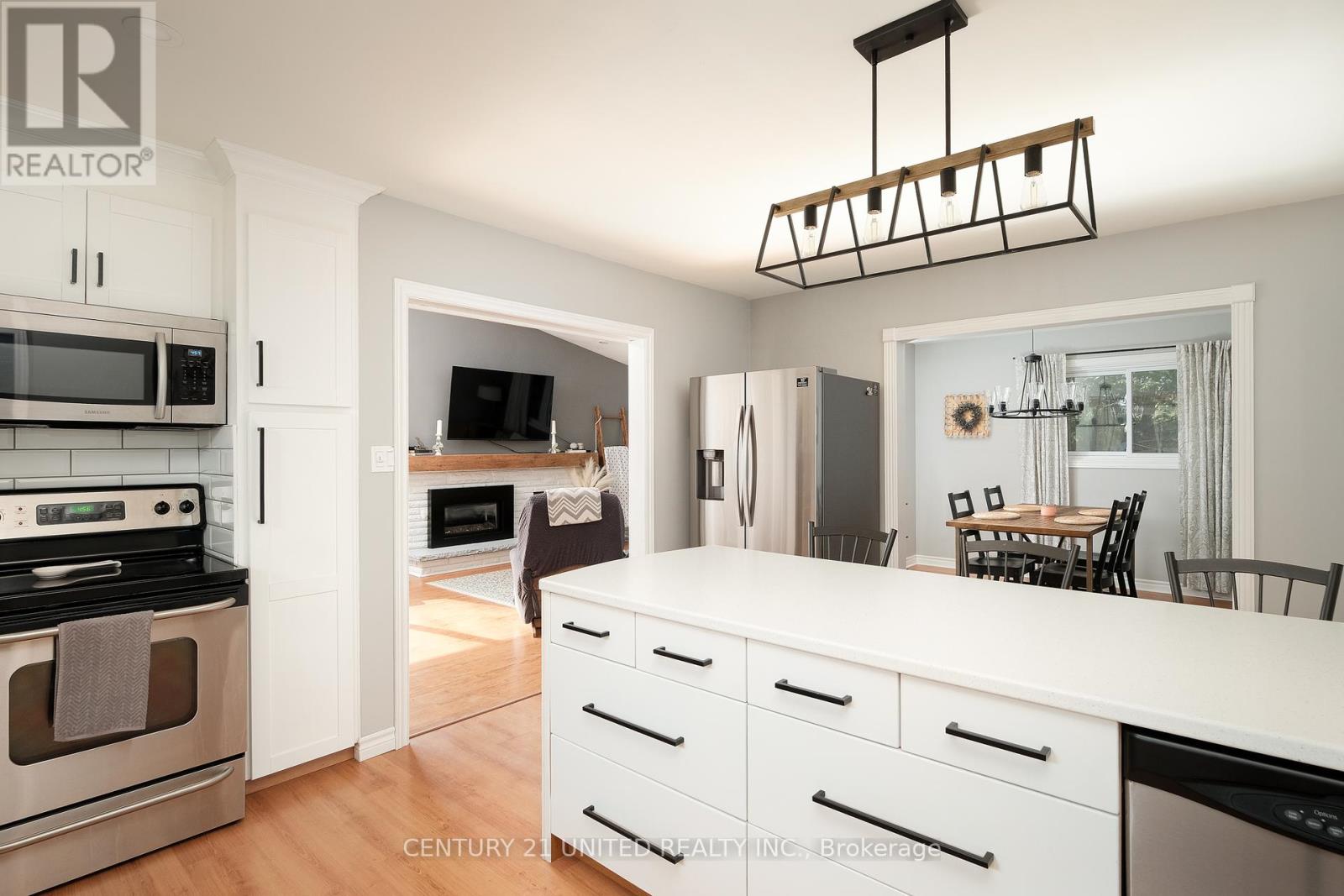 1052 Glendale Drive, Peterborough North (Central), Ontario  K9H 6M4 - Photo 11 - X12103779