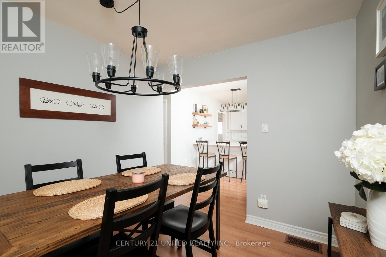 1052 Glendale Drive, Peterborough North (Central), Ontario  K9H 6M4 - Photo 13 - X12103779