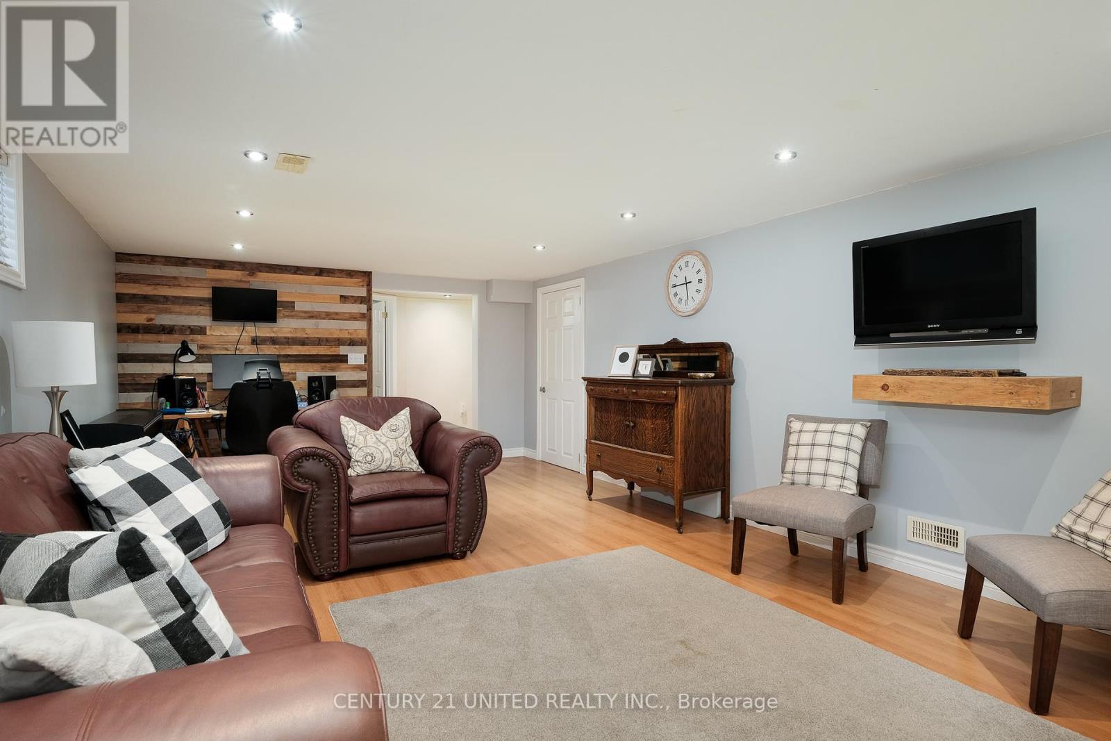 1052 Glendale Drive, Peterborough North (Central), Ontario  K9H 6M4 - Photo 27 - X12103779